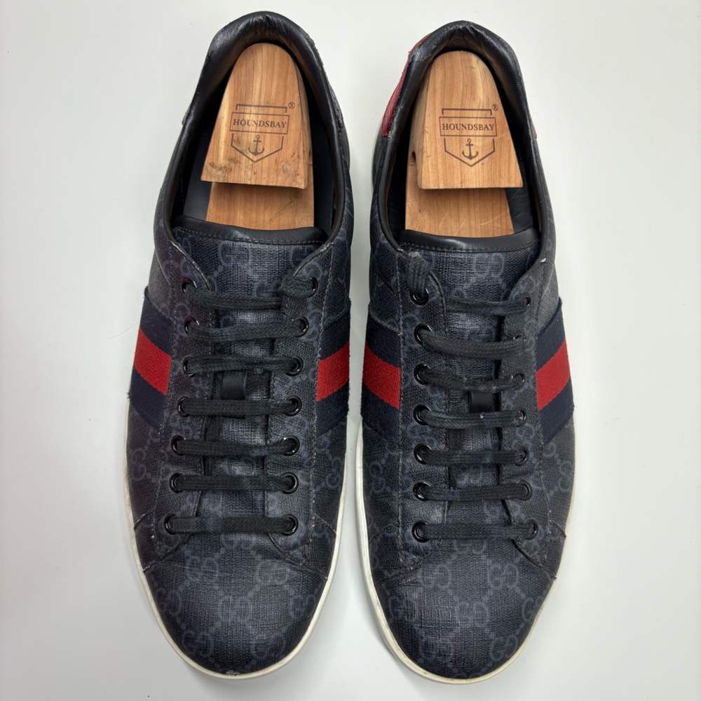 Gucci Men’s Monogram Low Top Sneakers size 10.5